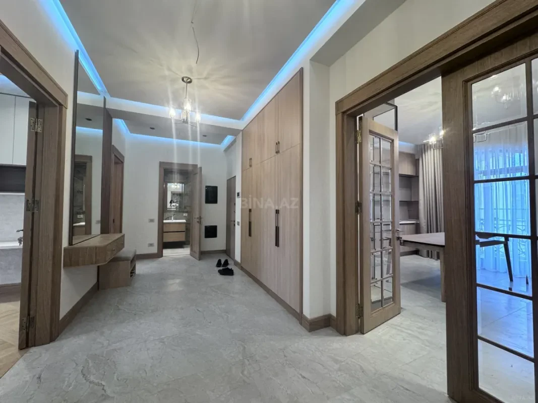Kirayə verilir 4 otaqlı mənzil 140 m²