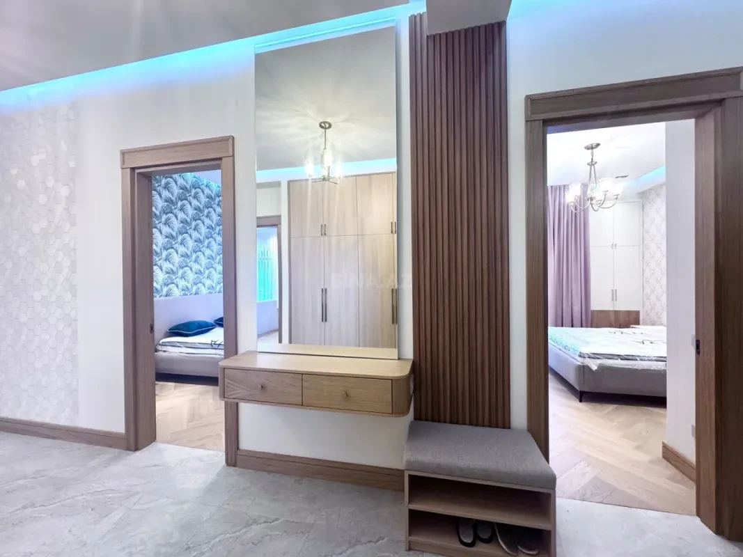 Kirayə verilir 4 otaqlı mənzil 140 m²