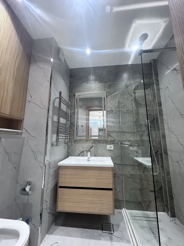 Kirayə verilir 4 otaqlı mənzil 140 m²