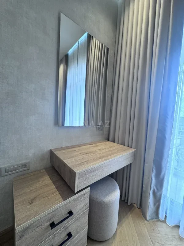 Kirayə verilir 4 otaqlı mənzil 140 m²