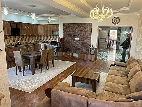 Satılır 3 otaqlı mənzil 120 m²
