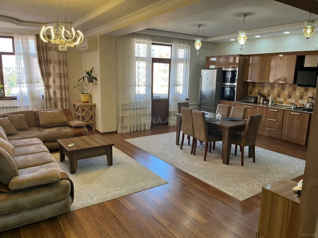 Satılır 3 otaqlı mənzil 120 m²