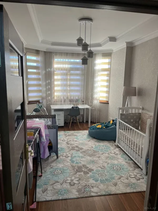 Satılır 3 otaqlı mənzil 120 m²