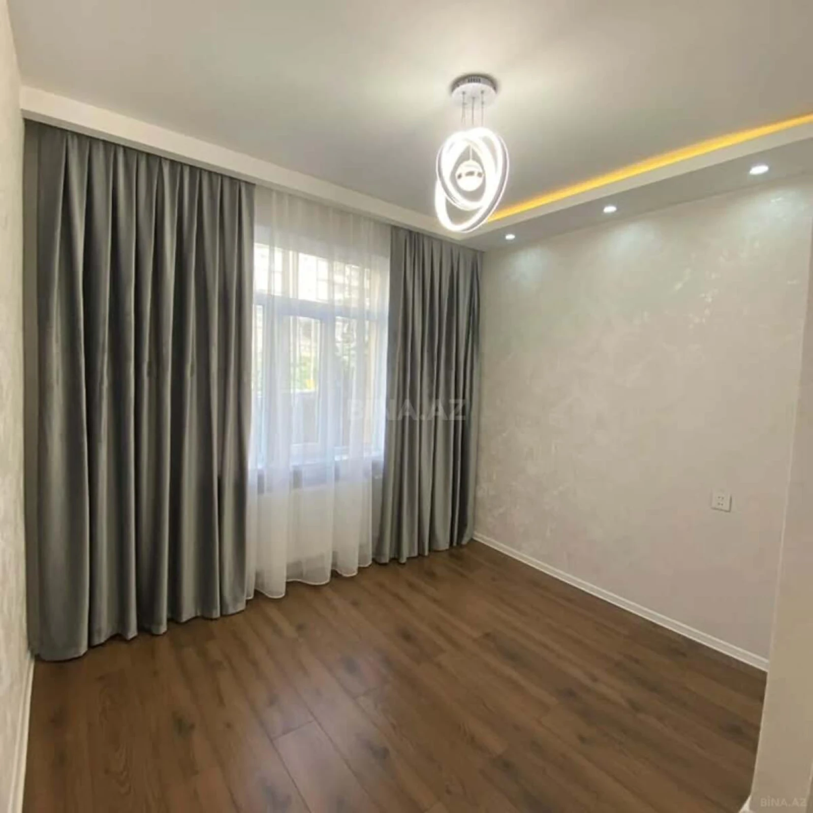 Satılır 2 otaqlı mənzil 65 m²