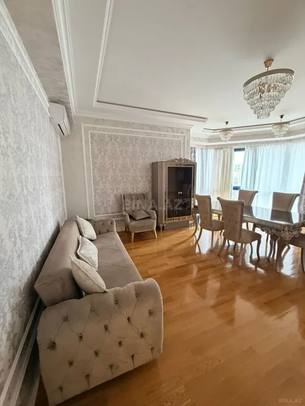 Kirayə verilir 2 otaqlı mənzil 125 m²