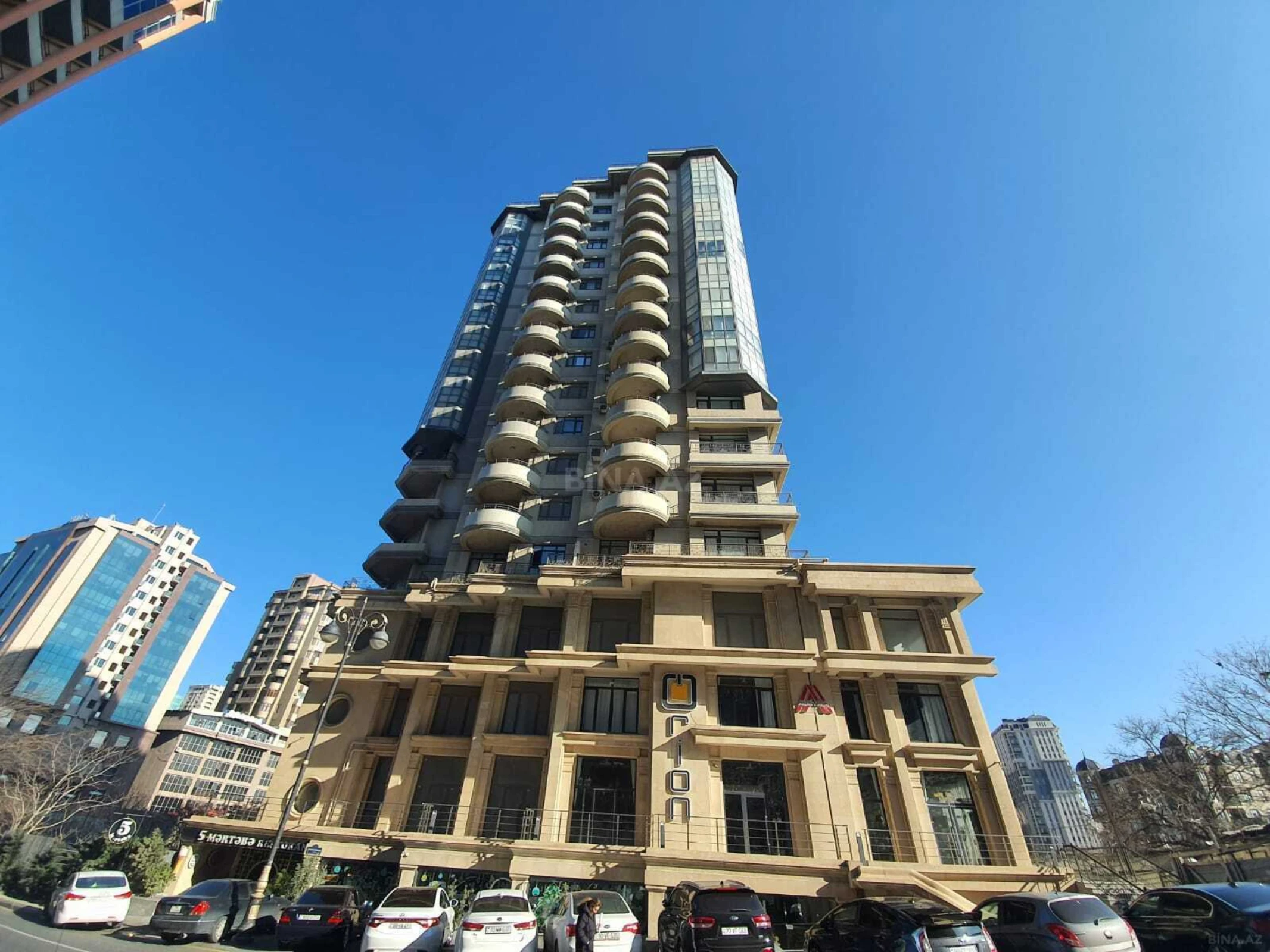 Kirayə verilir 2 otaqlı mənzil 125 m²