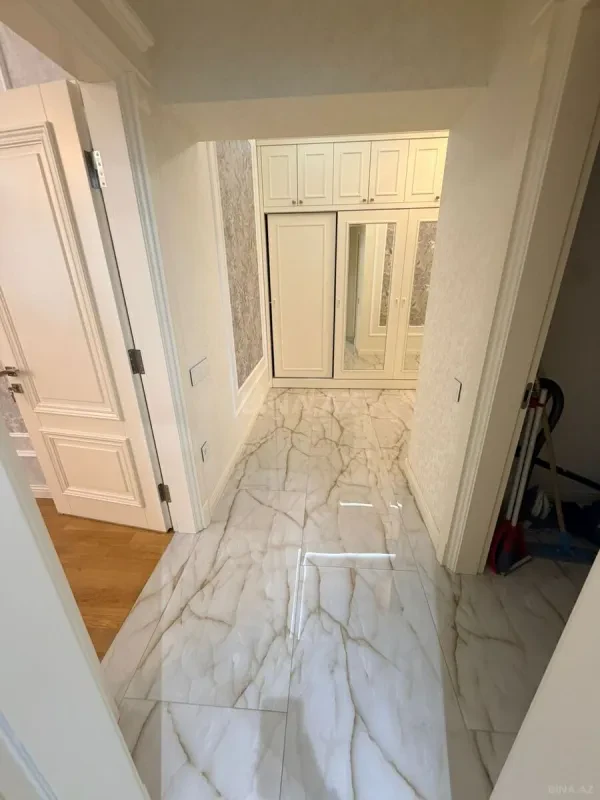 Kirayə verilir 2 otaqlı mənzil 125 m²