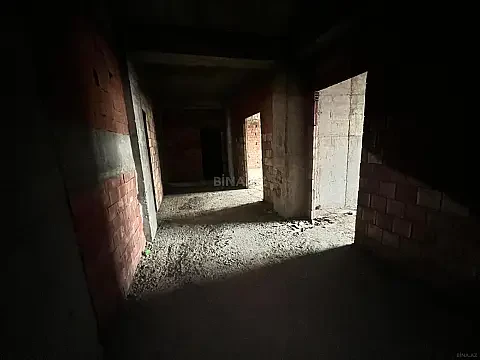 Satılır 3 otaqlı mənzil 184 m²