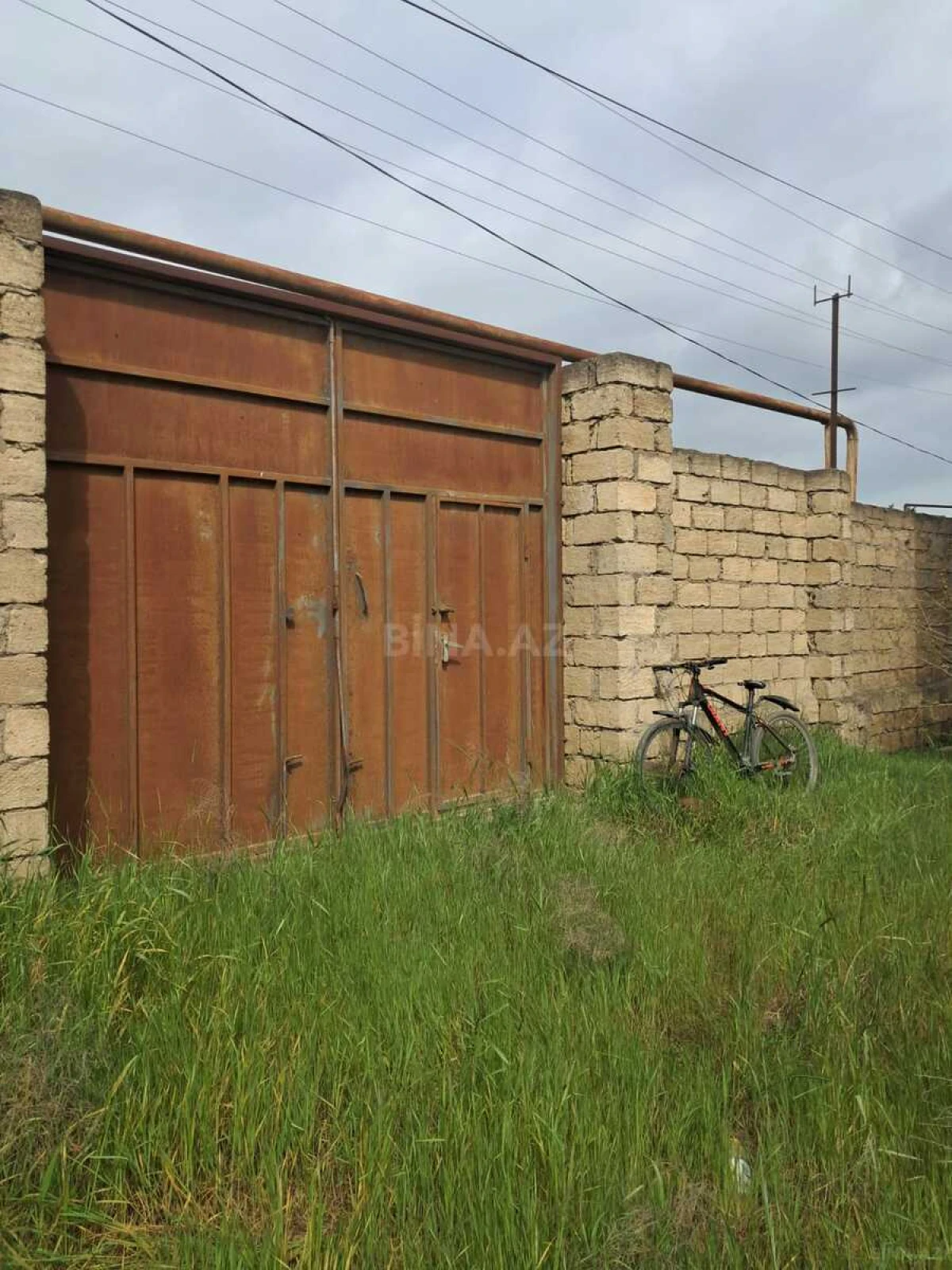 Satılır 6 otaqlı həyət evi 240 m²