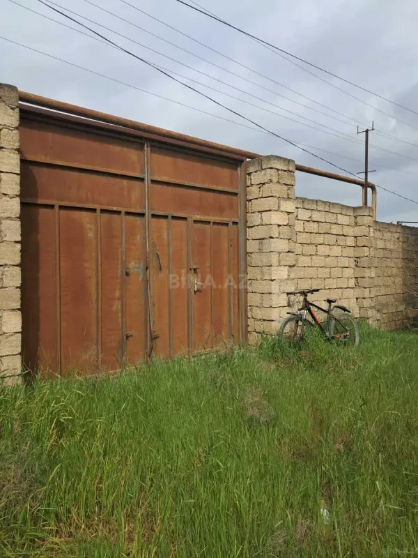 Satılır 6 otaqlı həyət evi 240 m²