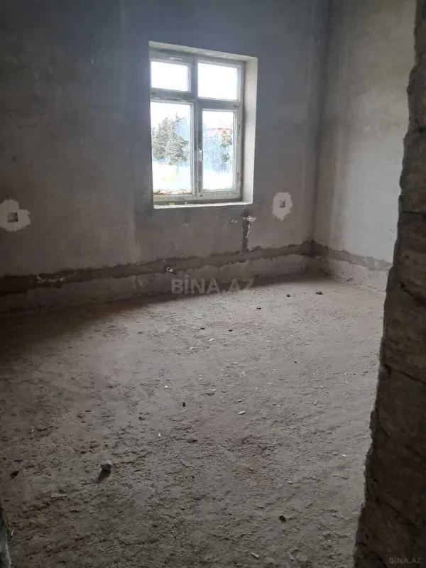 Satılır 6 otaqlı həyət evi 240 m²