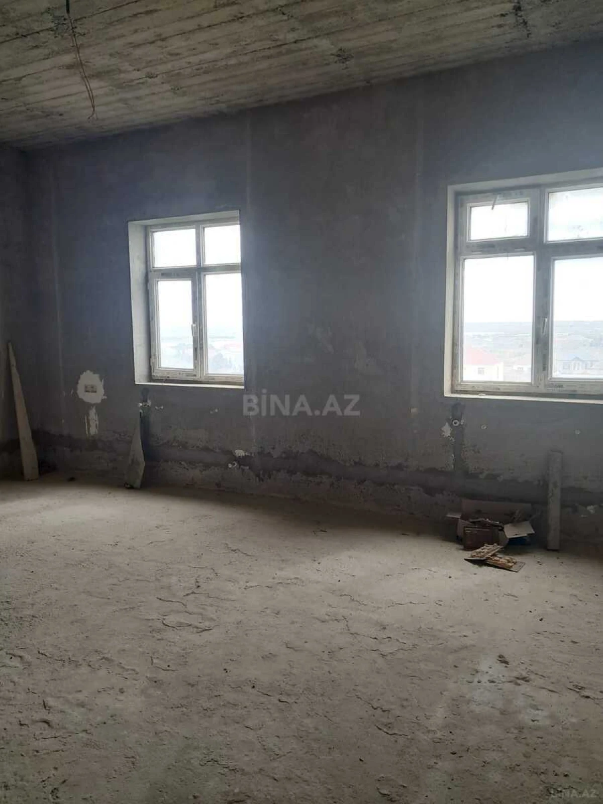 Satılır 6 otaqlı həyət evi 240 m²