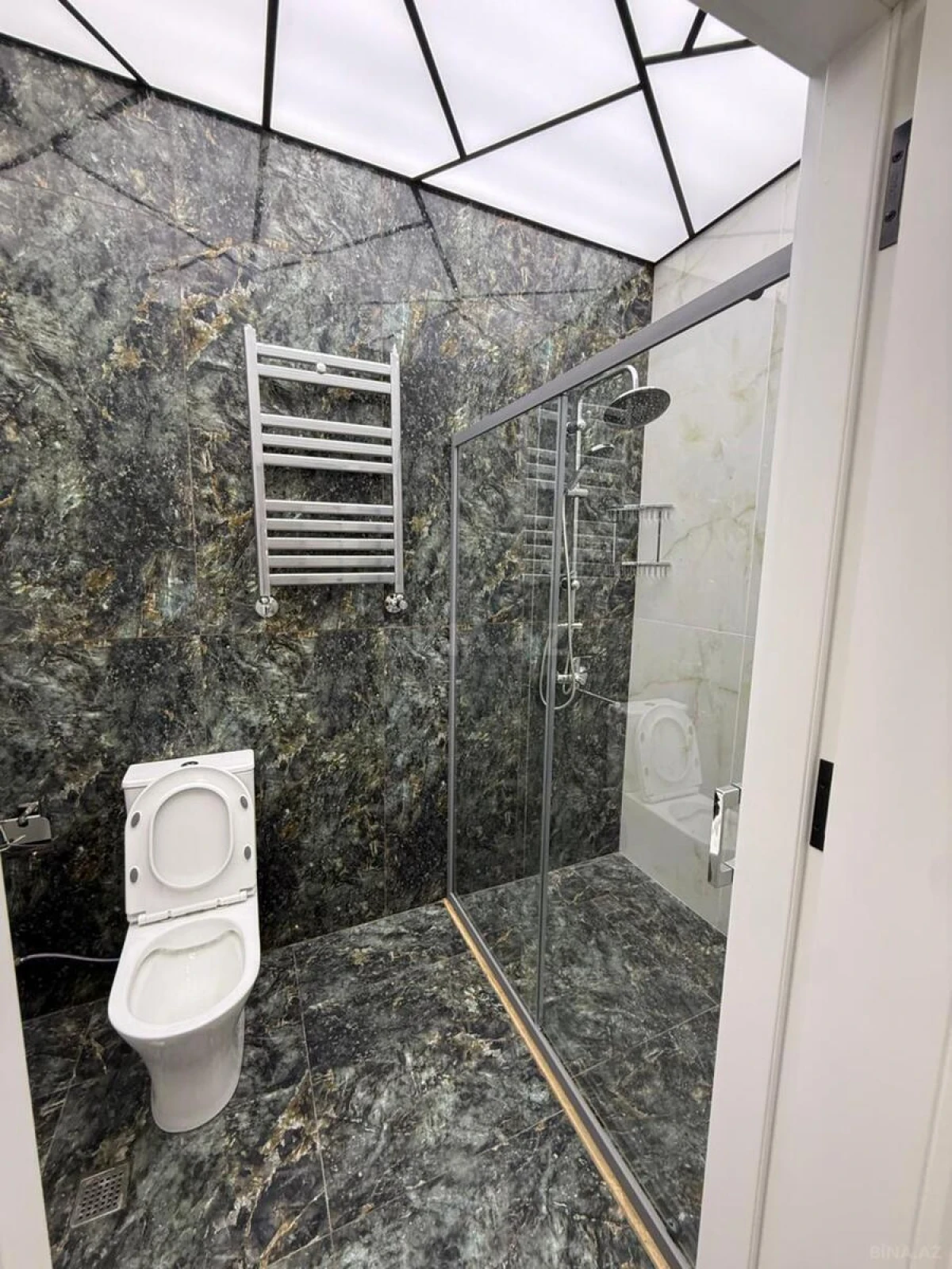 Satılır 3 otaqlı mənzil 125 m²