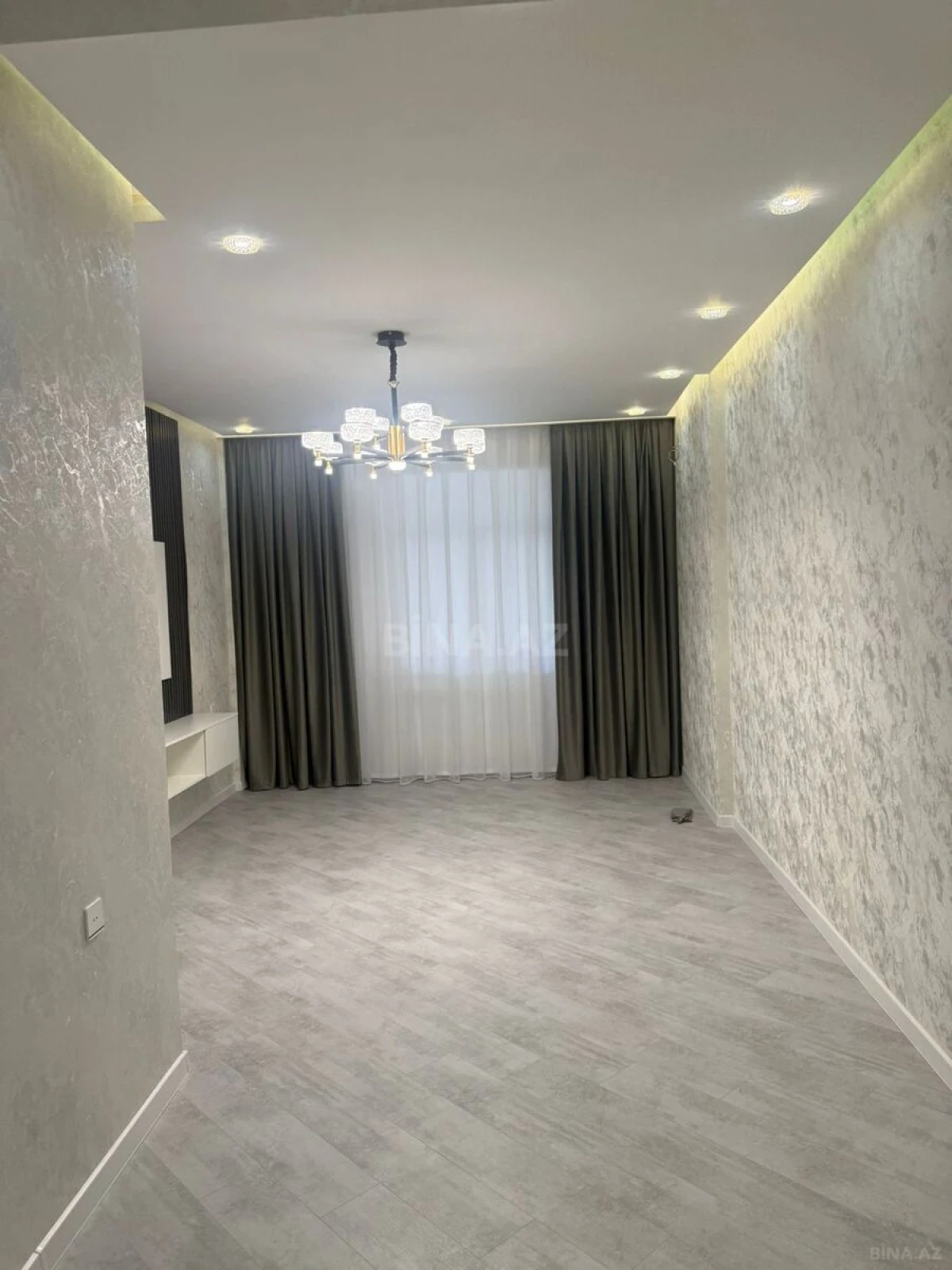 Satılır 3 otaqlı mənzil 125 m²