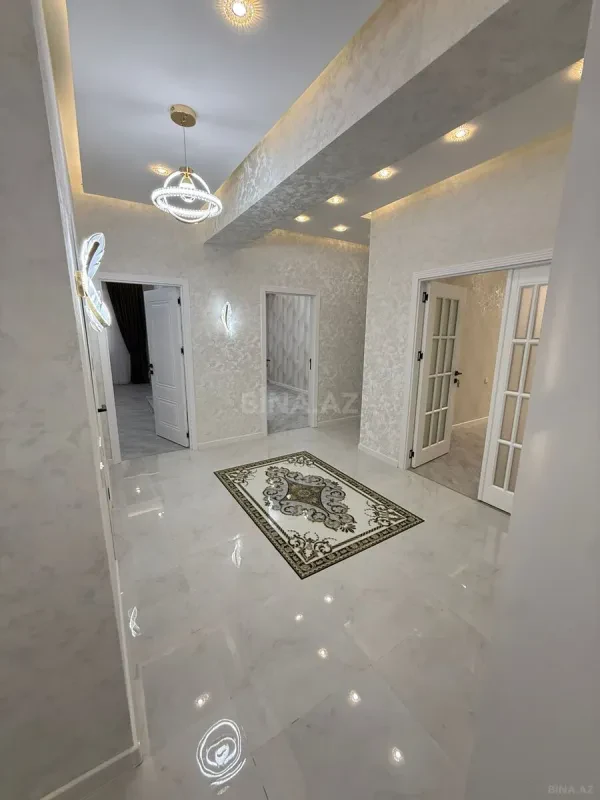 Satılır 3 otaqlı mənzil 125 m²