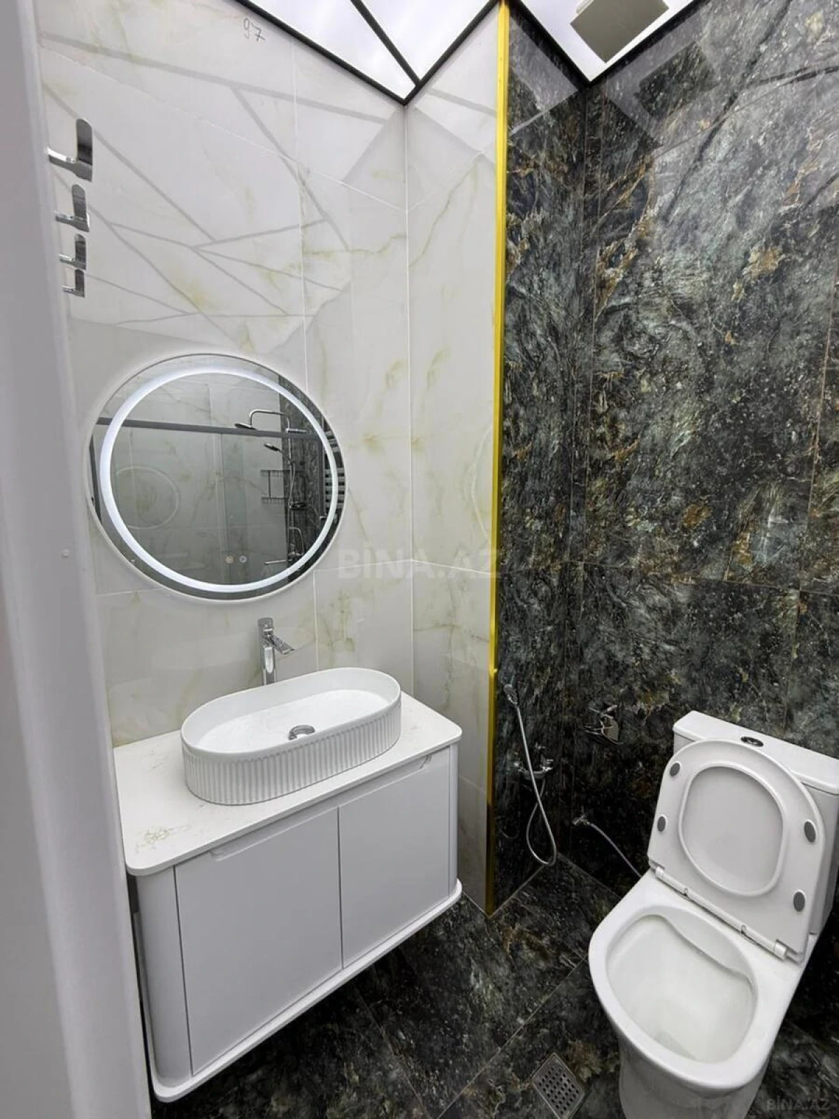 Satılır 3 otaqlı mənzil 125 m²