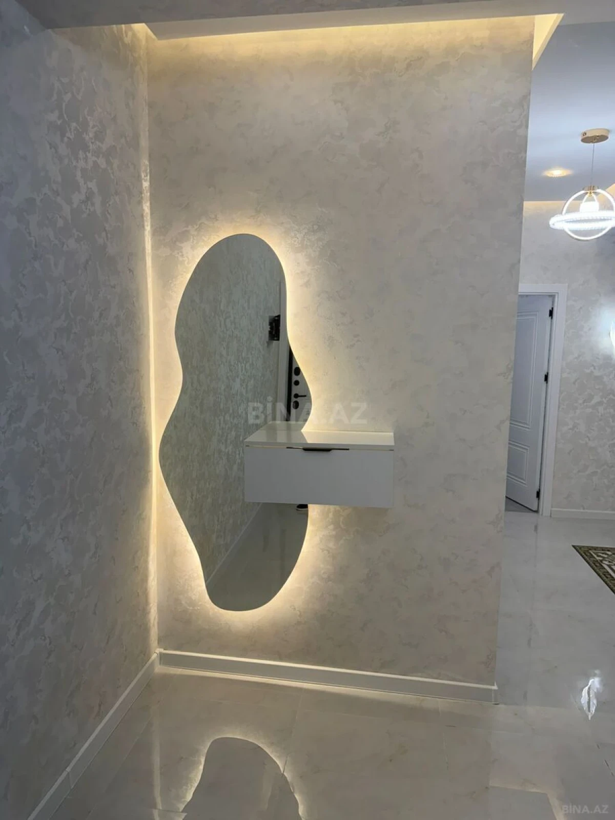 Satılır 3 otaqlı mənzil 125 m²