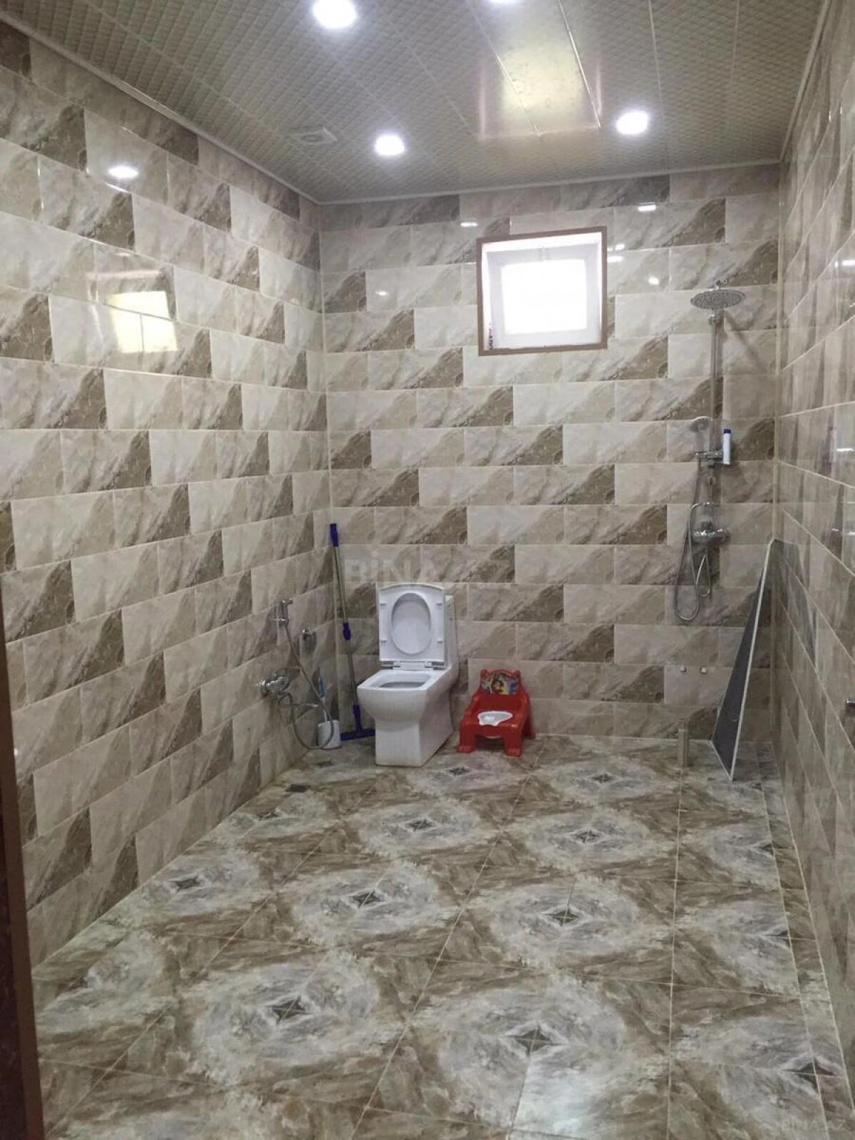 Kirayə verilir 5 otaqlı həyət evi 280 m²