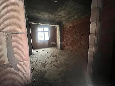 Satılır 3 otaqlı mənzil 184 m²