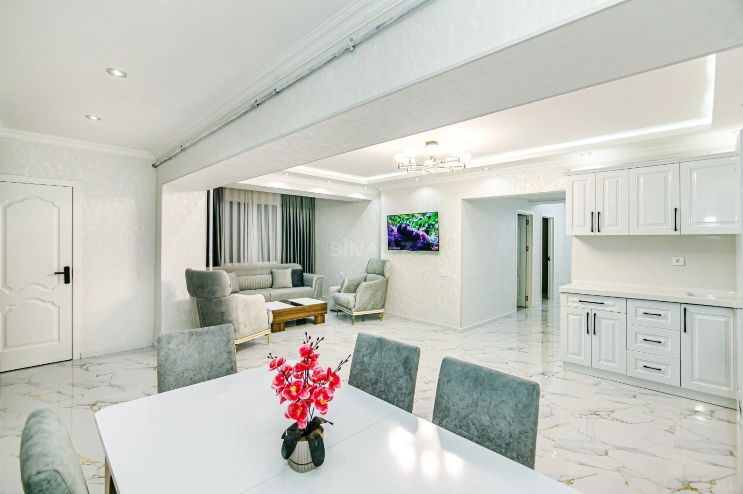 Kirayə verilir 3 otaqlı mənzil 82 m²