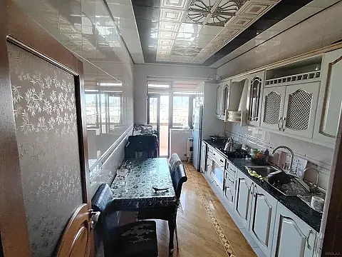 Satılır 3 otaqlı mənzil 125 m²