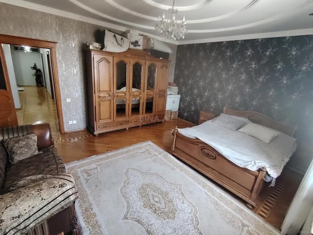 Satılır 3 otaqlı mənzil 125 m²
