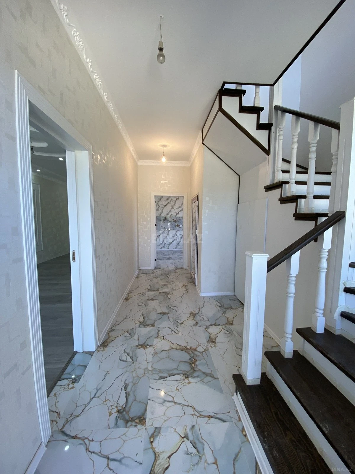 Satılır 4 otaqlı həyət evi 200 m²