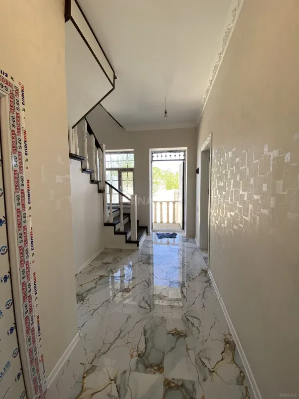 Satılır 4 otaqlı həyət evi 200 m²