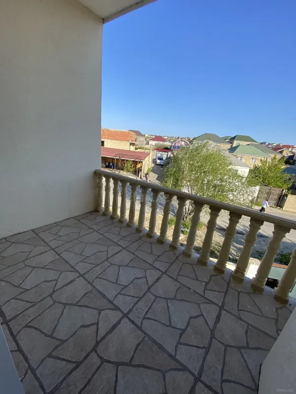 Satılır 4 otaqlı həyət evi 200 m²