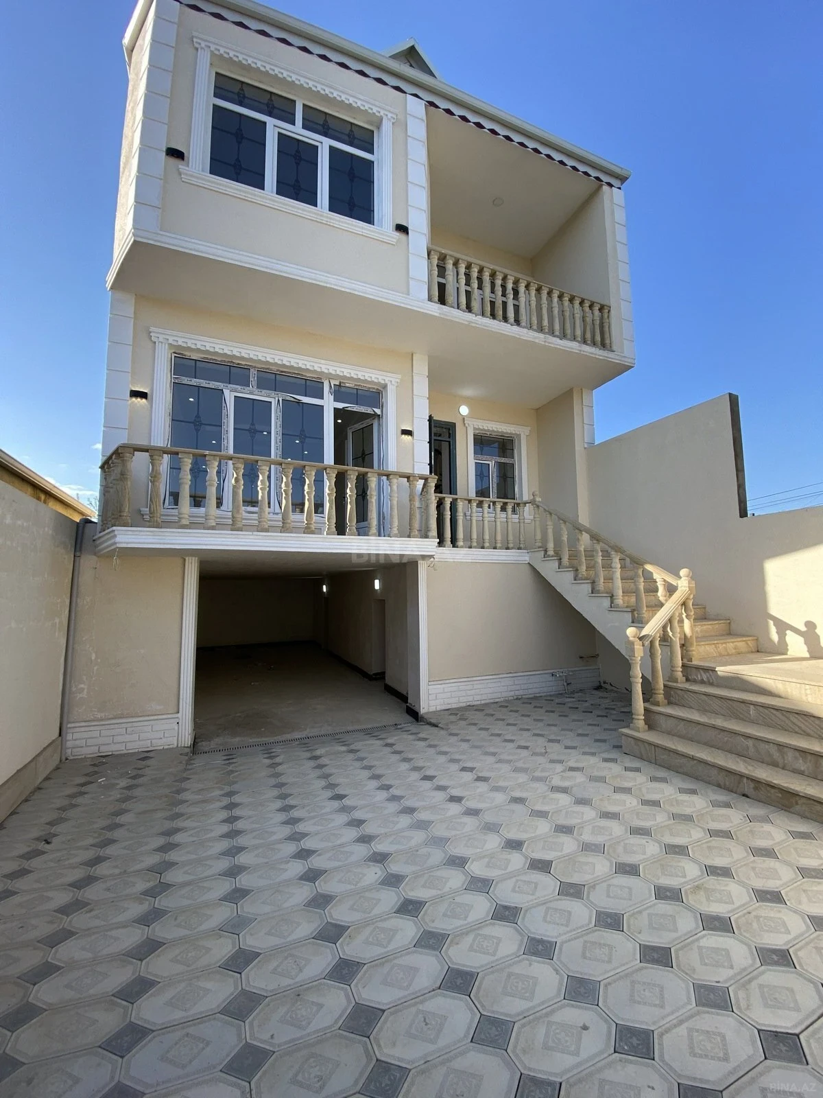 Satılır 4 otaqlı həyət evi 200 m²