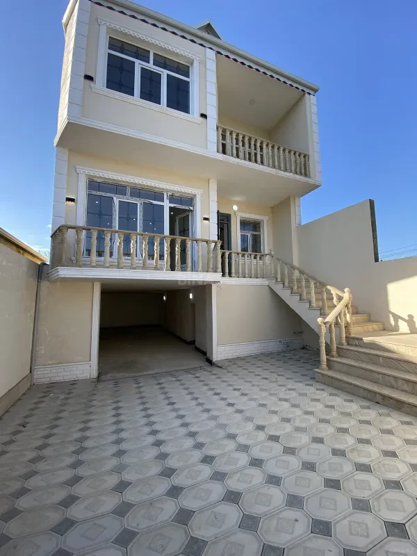 Satılır 4 otaqlı həyət evi 200 m²
