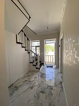 Satılır 4 otaqlı həyət evi 200 m²