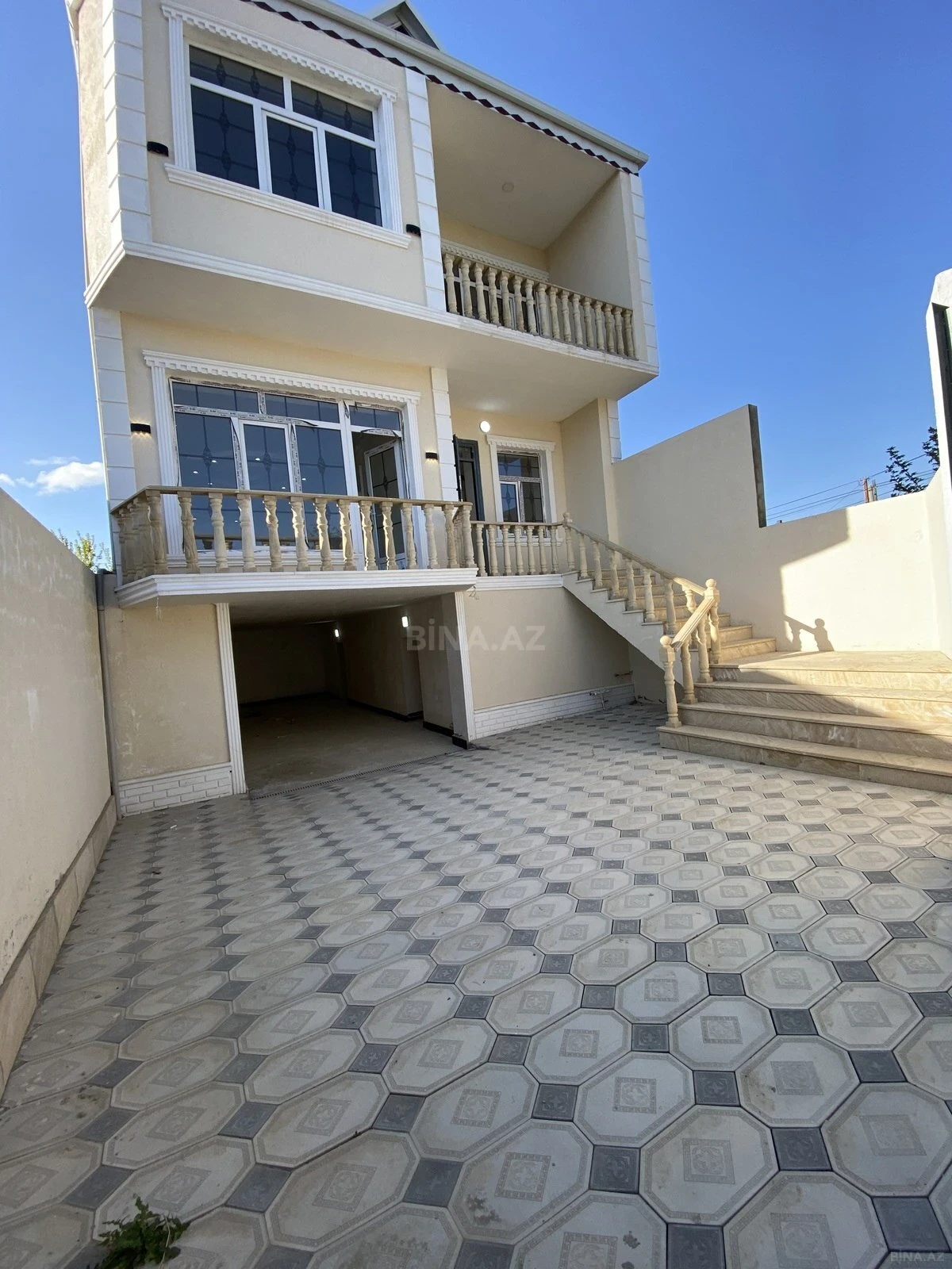 Satılır 4 otaqlı həyət evi 200 m²