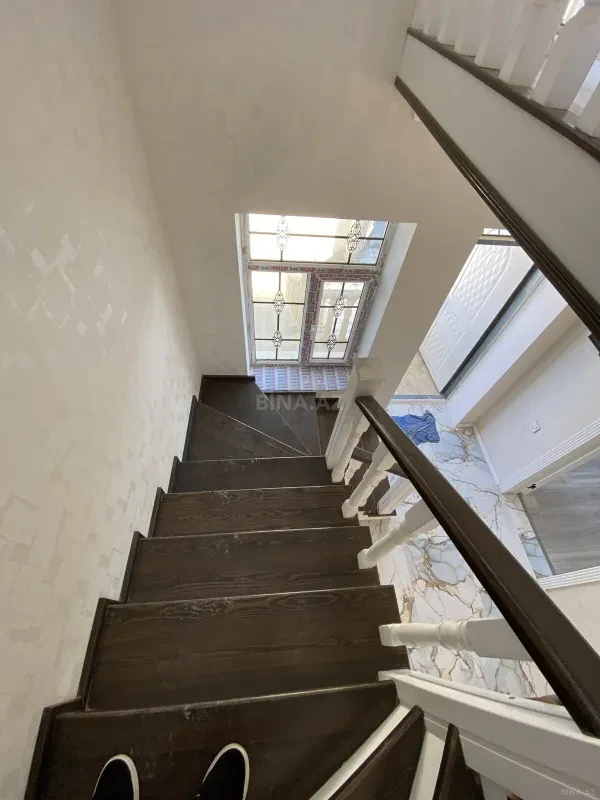 Satılır 4 otaqlı həyət evi 200 m²