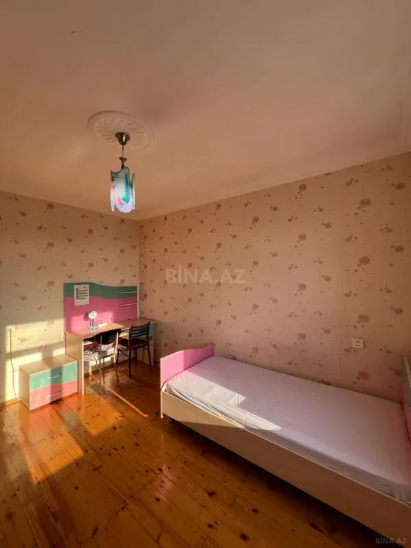 Satılır 4 otaqlı mənzil 120 m²