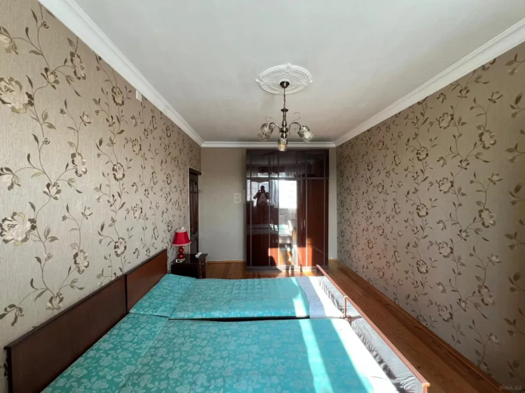 Satılır 4 otaqlı mənzil 120 m²