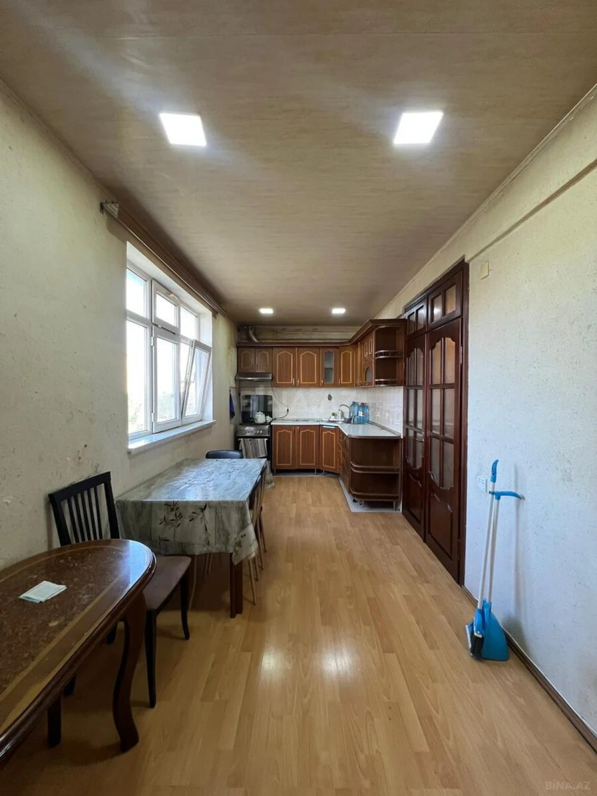 Satılır 4 otaqlı mənzil 120 m²