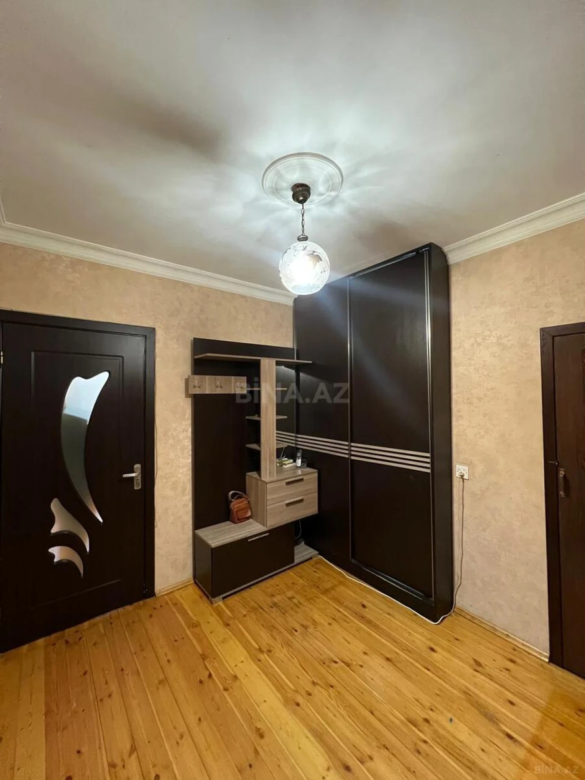 Satılır 4 otaqlı mənzil 120 m²