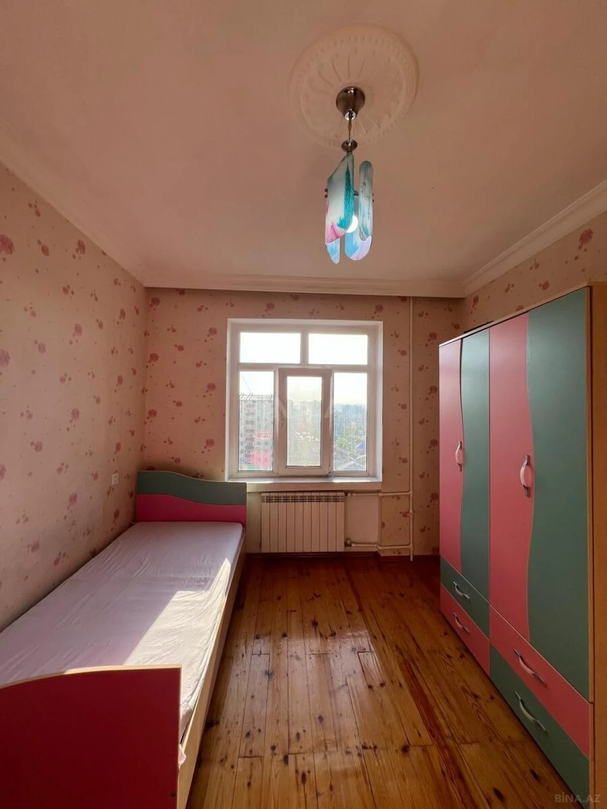 Satılır 4 otaqlı mənzil 120 m²