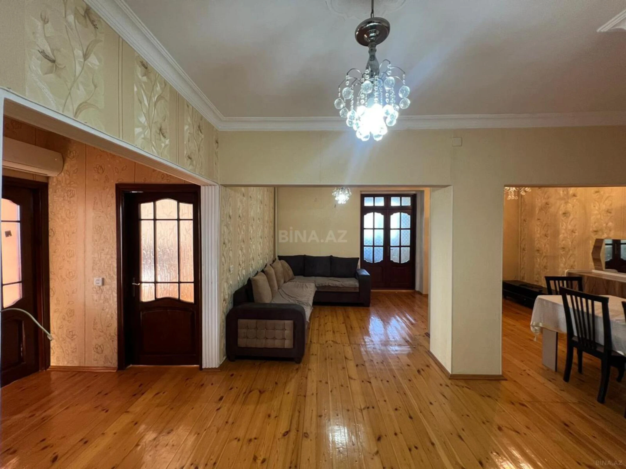Satılır 4 otaqlı mənzil 120 m²