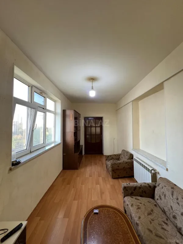 Satılır 4 otaqlı mənzil 120 m²