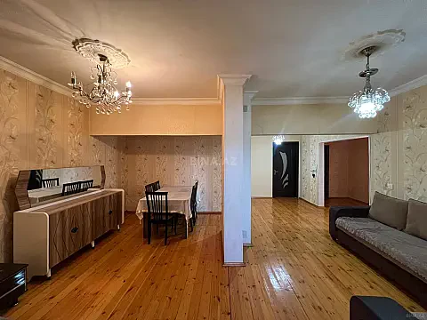 Satılır 4 otaqlı mənzil 120 m²