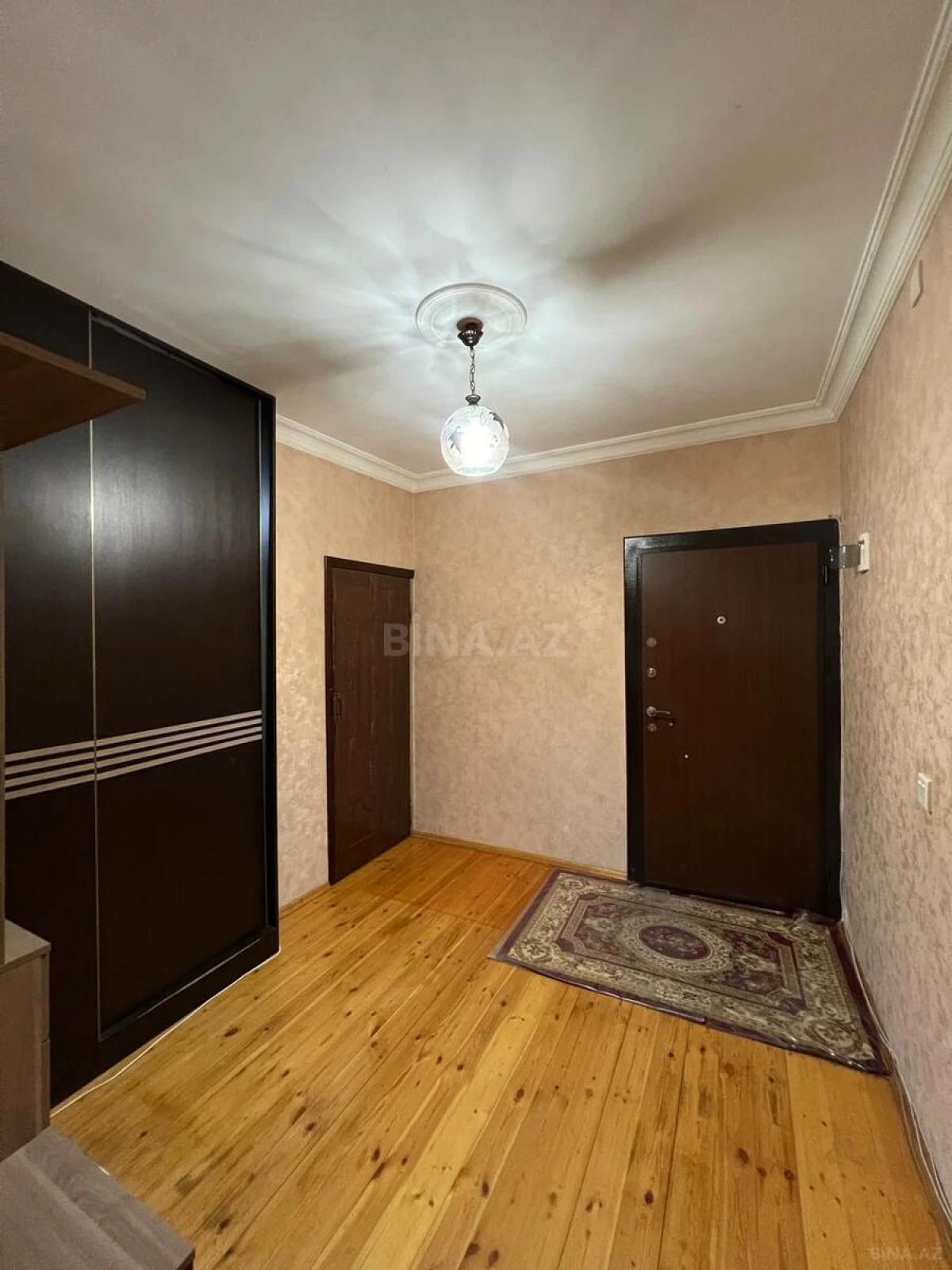 Satılır 4 otaqlı mənzil 120 m²