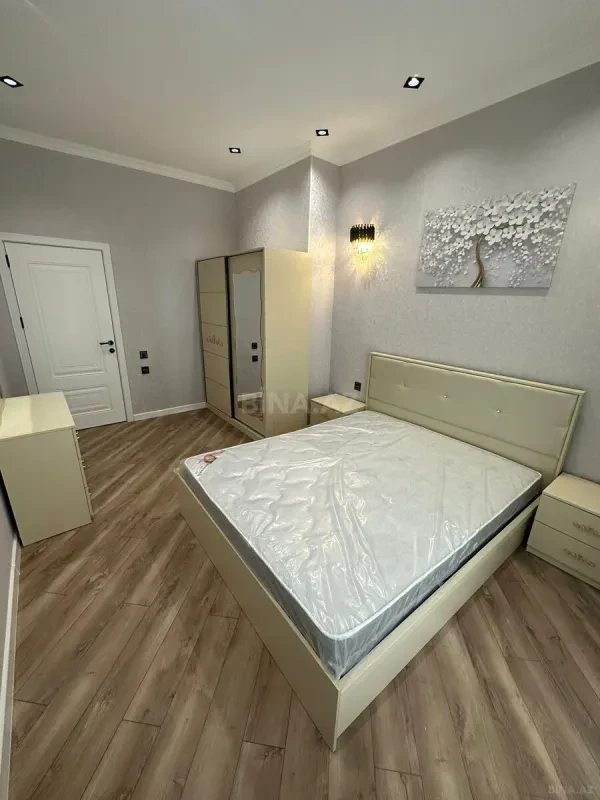 Kirayə verilir 2 otaqlı mənzil 76 m²