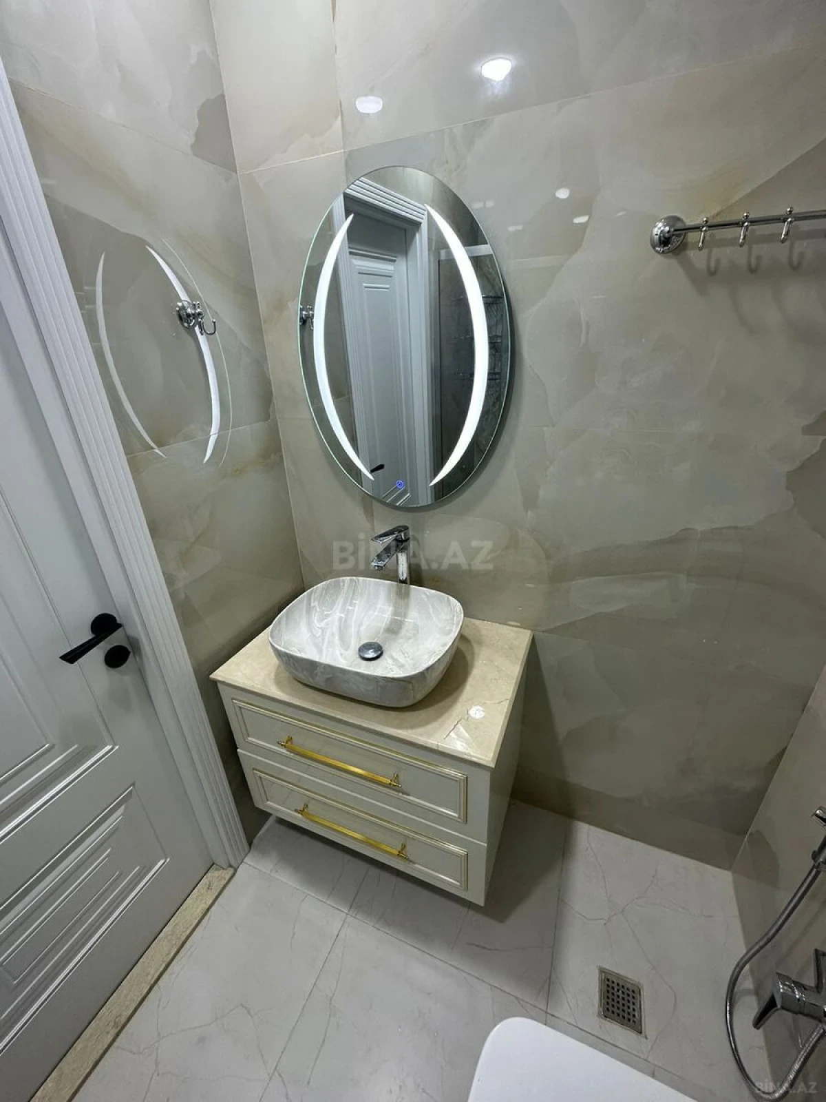 Kirayə verilir 2 otaqlı mənzil 76 m²