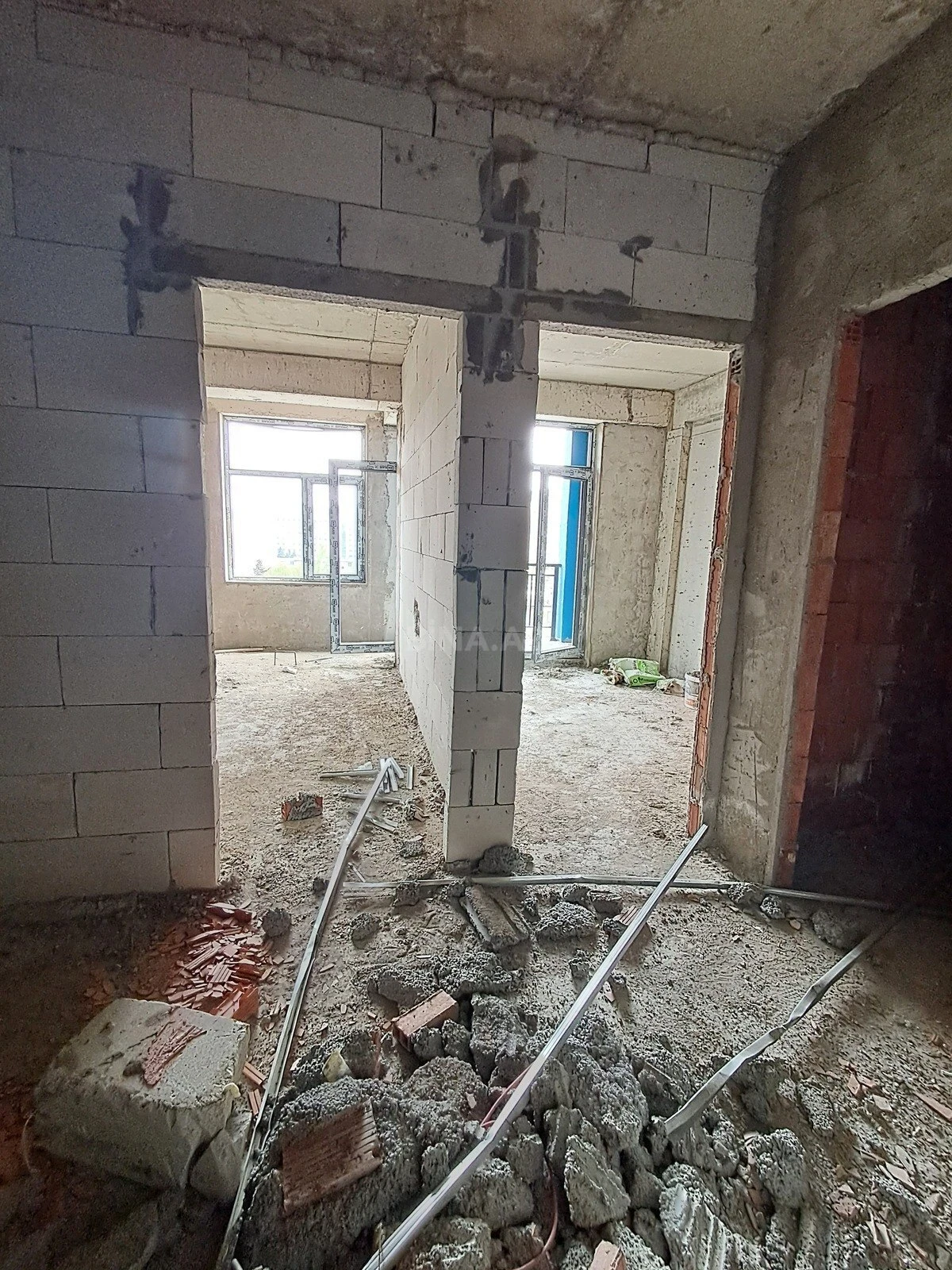 Satılır 2 otaqlı mənzil 67.7 m²