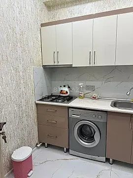 Kirayə verilir 2 otaqlı mənzil 80 m²