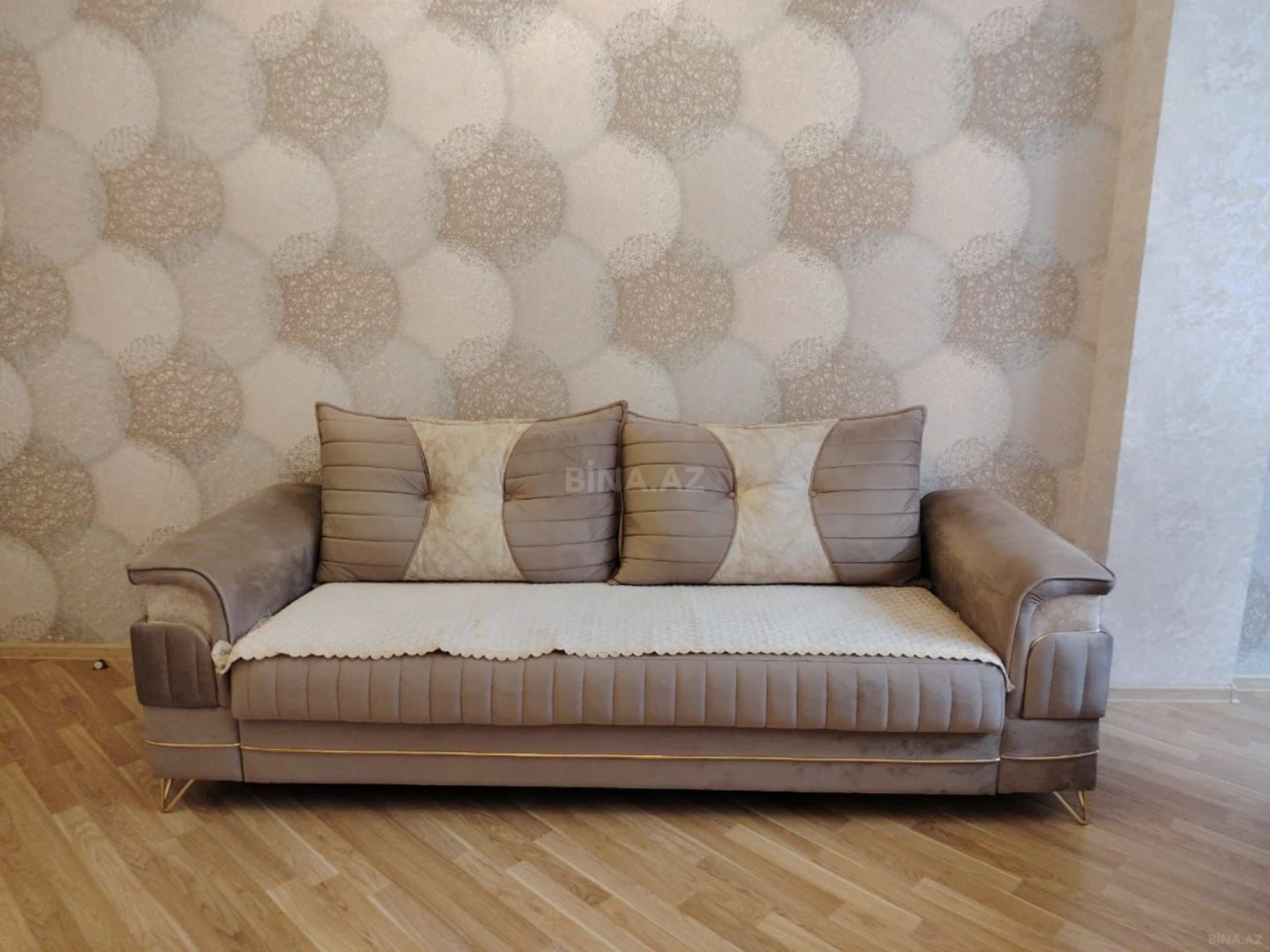 Kirayə verilir 2 otaqlı mənzil 80 m²