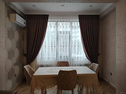 Kirayə verilir 2 otaqlı mənzil 80 m²