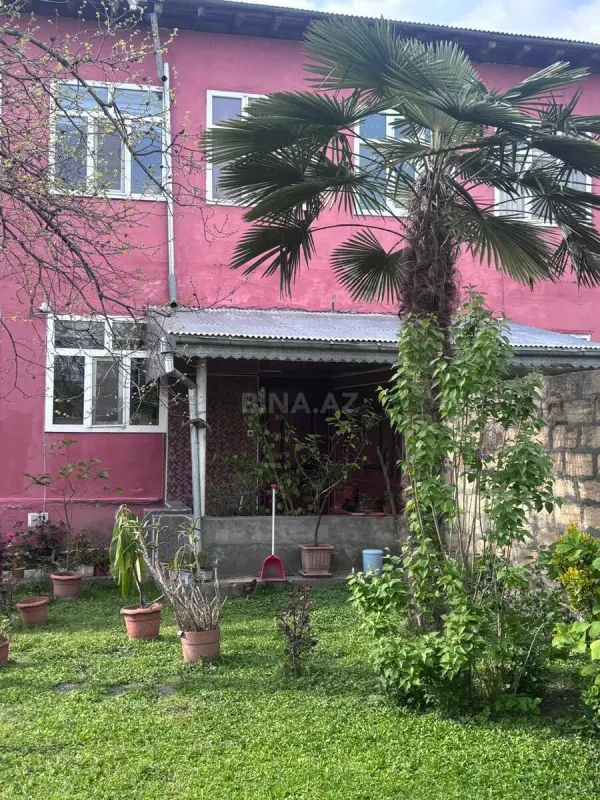Kirayə verilir 4 otaqlı həyət evi 240 m²
